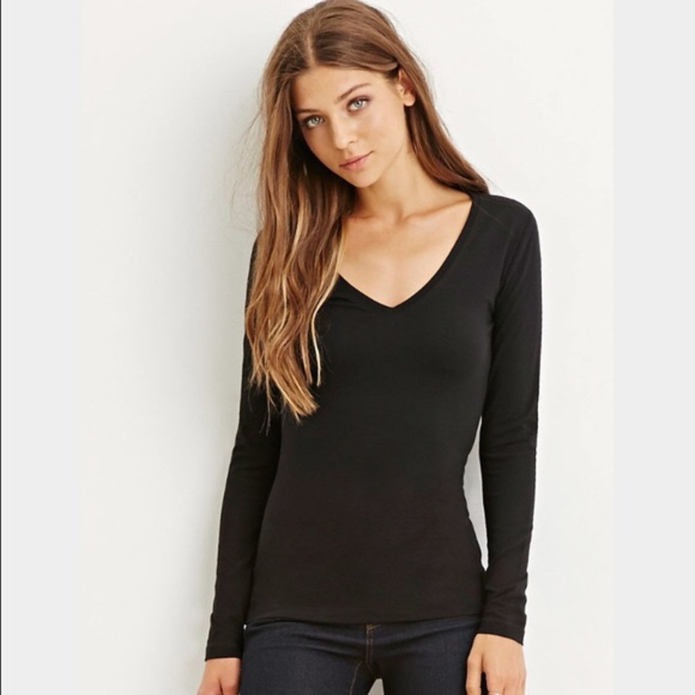 BLACK FOREVER 21 V NECK LONG SLEEVE SIZE S